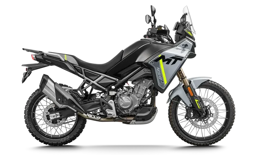 Lekki motocykl adventure CFMOTO 450MT w kolorze Tundra Grey – dostępny na wynajem w Motorland.rent Malaga