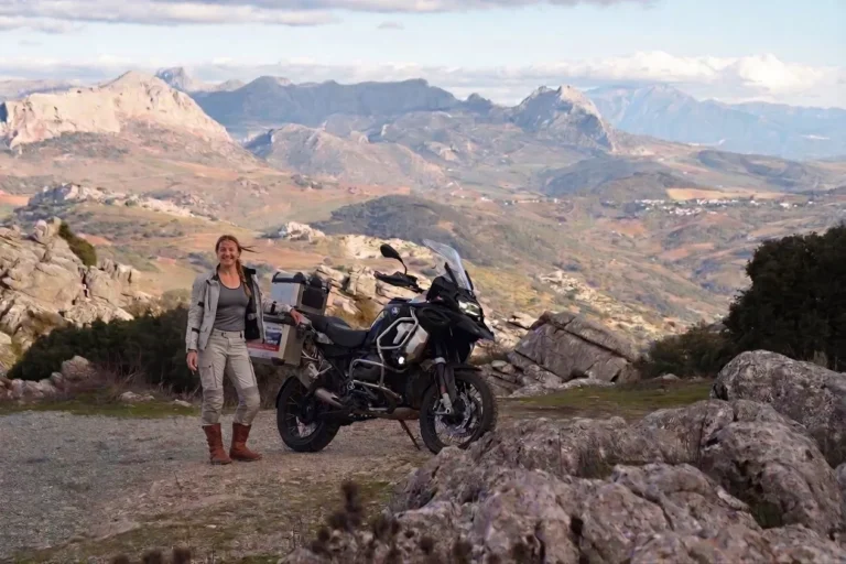 torcal-de-antequera-malaga-wycieczki-w-andaluzji-wynajem-motocykli-hiszpania-motorcycle-rental-spain